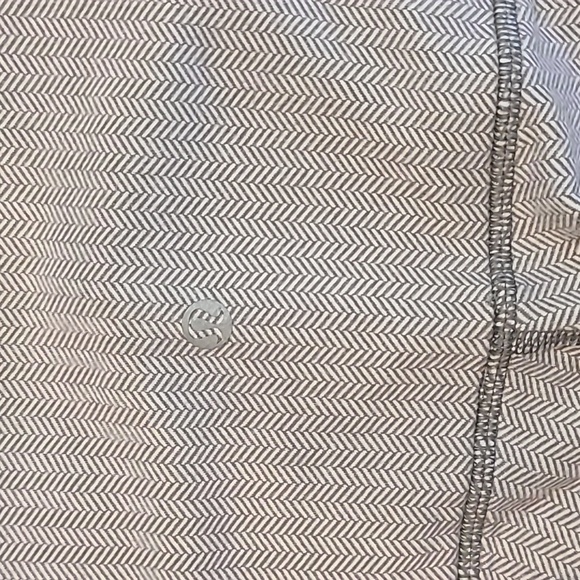 Women’s Lululemon *rare* ghost herringbone legging size 4 - Picture 2 of 6